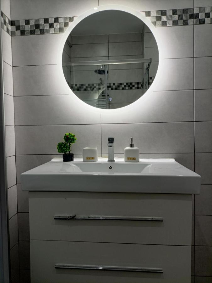 Travelers Tranquil & Chillout Apt Apartamento Atenas Exterior foto